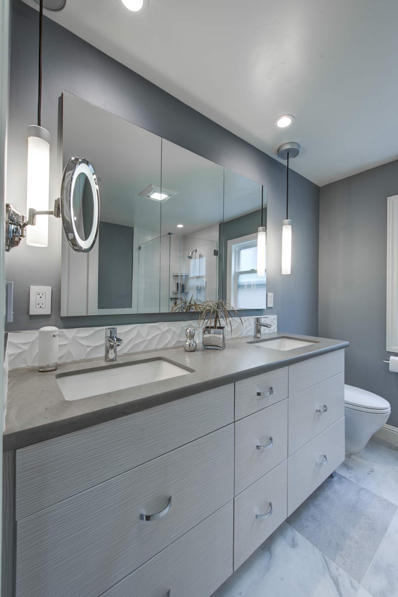 New Master Vanity